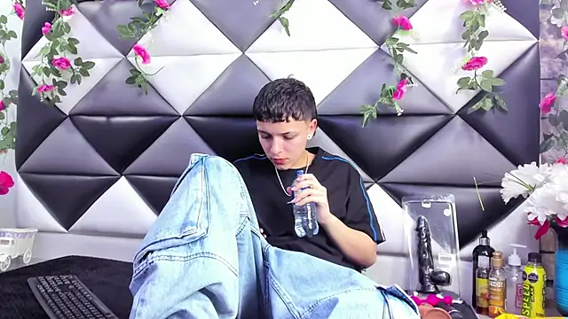 Snapshot of Megan_Thompson_ chatting on October 9, 2:20 am Megan Thompson online show from October 9, 2:20 am