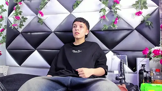 Snapshot of Megan_Thompson_ chatting on October 30, 2:02 am Megan Thompson online show from October 30, 2:02 am