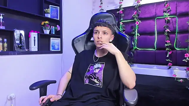 Snapshot of Megan_Thompson_ chatting on November 21, 2:21 am Megan Thompson online show from November 21, 2:21 am