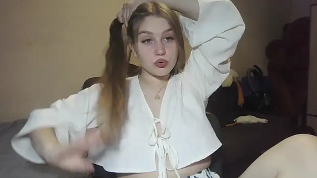 Snapshot of yourhoney_Lola_ chatting on October 25, 4:46 pm yourhoney Lola online show from October 25, 4:46 pm