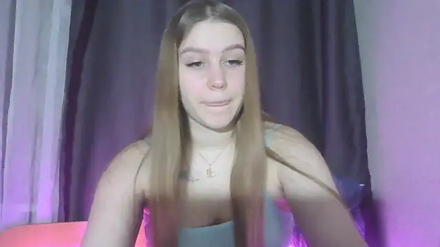 Snapshot of yourhoney_Lola_ chatting on November 20, 2:39 pm yourhoney Lola online show from November 20, 2:39 pm