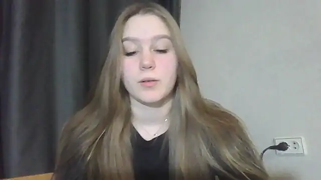 Snapshot of yourhoney_Lola_ chatting on November 28, 4:20 pm yourhoney Lola online show from November 28, 4:20 pm