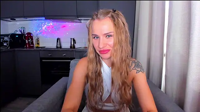 Snapshot of MashaFromRussia__ chatting on September 15, 7:41 am MashaFromRussia online show from September 15, 7:41 am