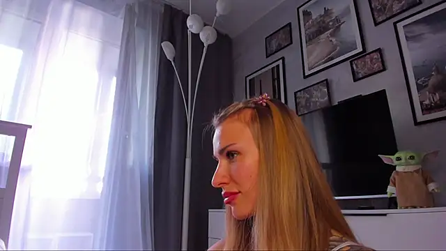 Snapshot of MashaFromRussia__ chatting on September 27, 1:27 pm MashaFromRussia online show from September 27, 1:27 pm