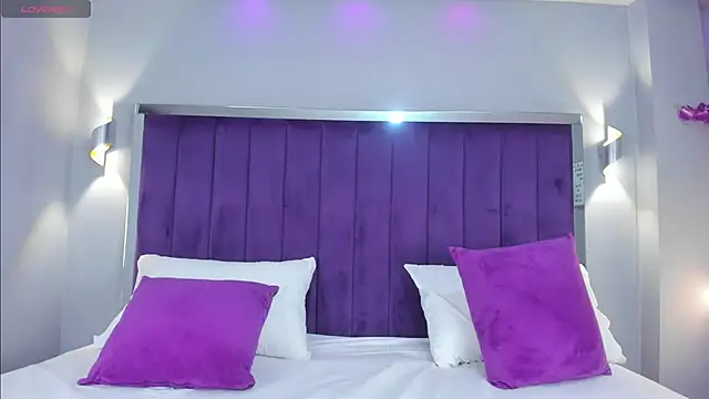 QetziaStoun online show from October 18, 5:25 pm