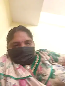 Snapshot of Villageanuty chatting on September 10, 11:10 am Villageanuty online show from September 10, 11:10 am