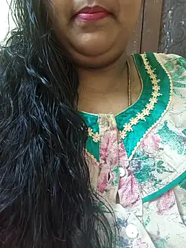 Snapshot of Villageanuty chatting on October 5, 8:23 am Villageanuty online show from October 5, 8:23 am