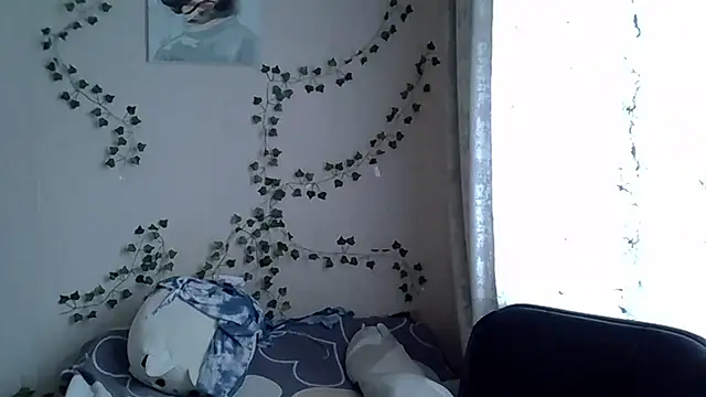 Lily Ember online show from October 13, 10:04 am