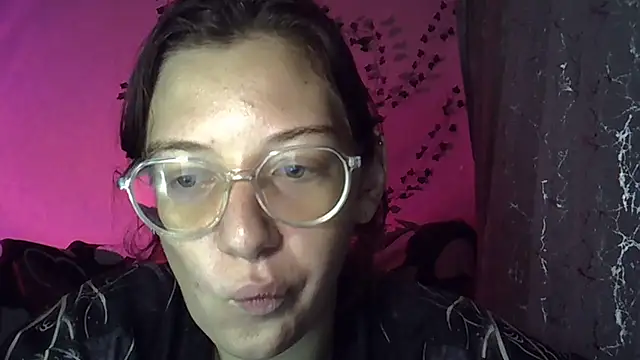 Lily Ember online show from November 3, 7:48 pm