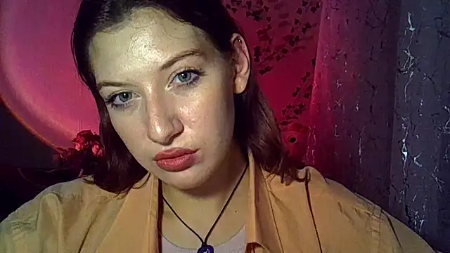 Lily Ember online show from November 7, 6:41 pm