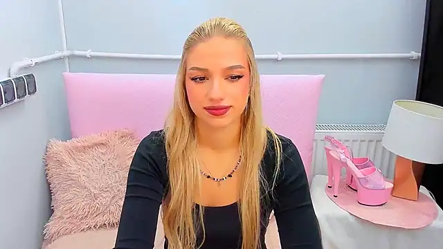 Snapshot of EvetteRose chatting on October 21, 3:13 pm EvetteRose online show from October 21, 3:13 pm