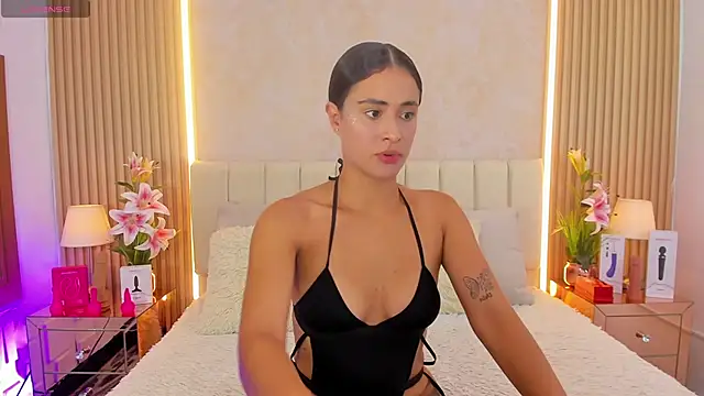 ZOEBARLOWE online show from November 14, 7:01 pm