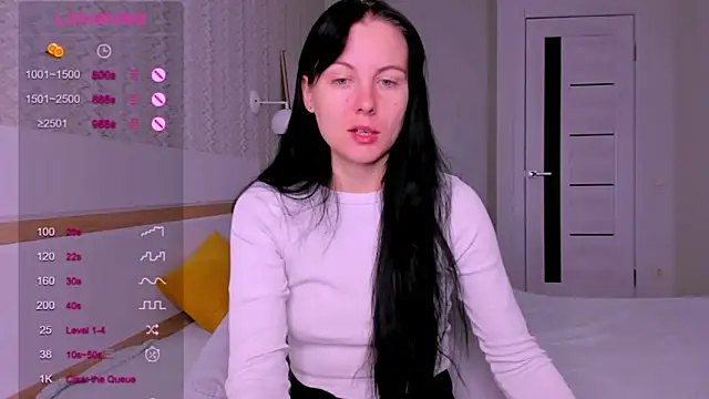 Snapshot of Elle_Pearl_ chatting on October 17, 6:27 am Elle Pearl online show from October 17, 6:27 am