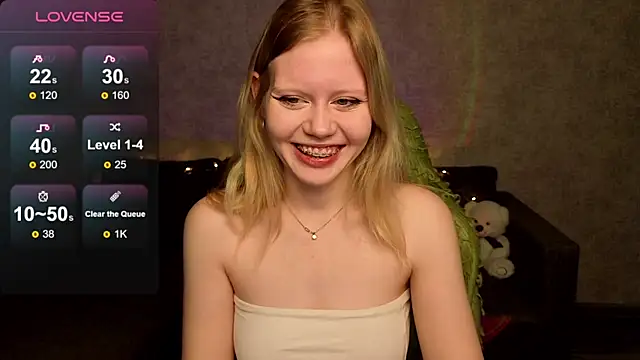 Snapshot of Wendy_228 chatting on October 14, 1:17 am Wendy 228 online show from October 14, 1:17 am