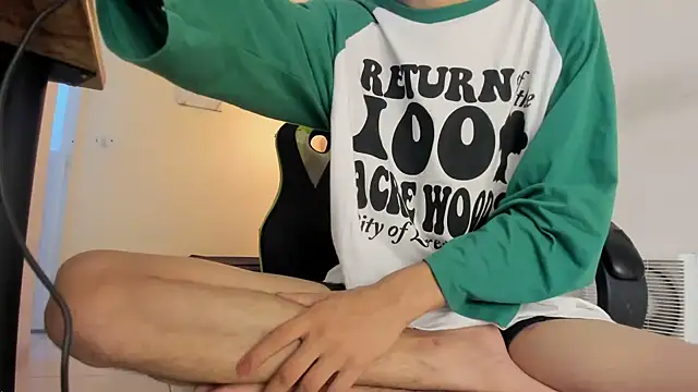 Darkknightx01 online show from October 6, 5:49 am