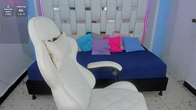 elenacooper1 online show from November 21, 6:28 pm