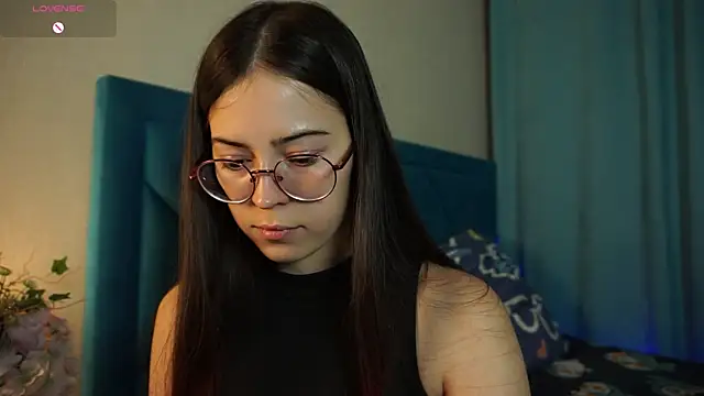 ywixos online show from October 10, 1:32 pm