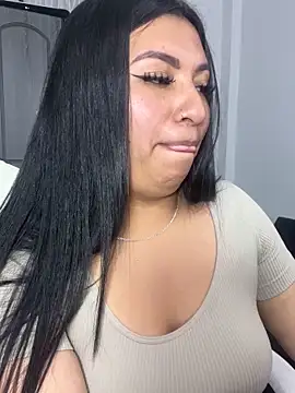 Issa Santana online show from November 20, 6:40 pm