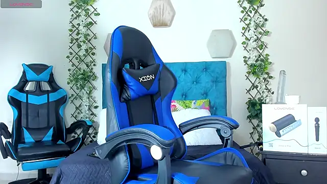  taylor black online show from October 31, 3:13 pm