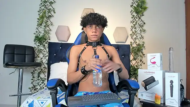  taylor black online show from November 6, 12:33 am