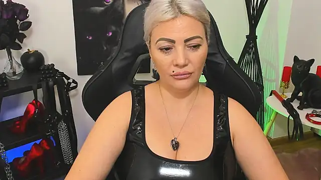 demisweet online show from January 26, 1:58 pm