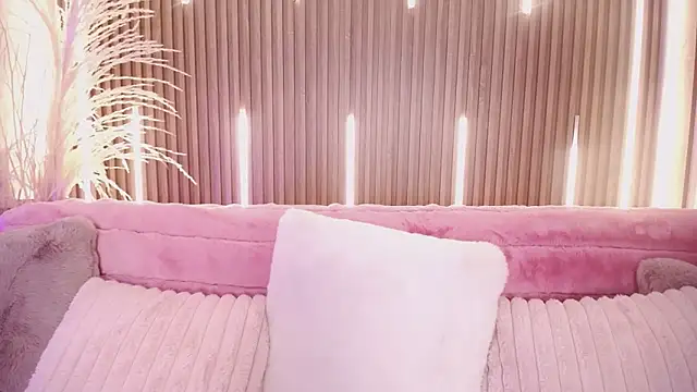 MylaDreams online show from September 27, 3:44 am