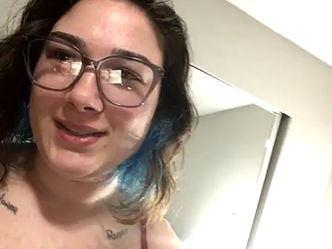 Snapshot of paigeycakes chatting on October 14, 12:50 pm paigeycakes online show from October 14, 12:50 pm