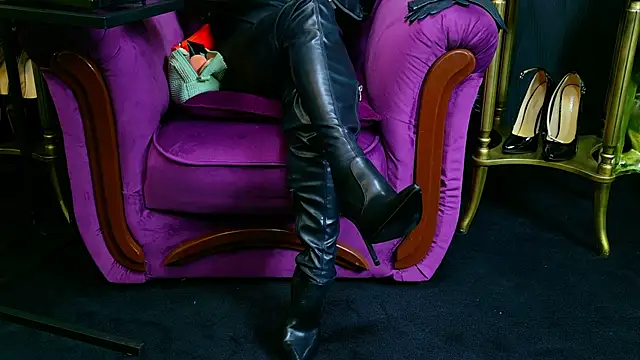 Snapshot of VivianReeve chatting on September 25, 5:22 am VivianReeve online show from September 25, 5:22 am