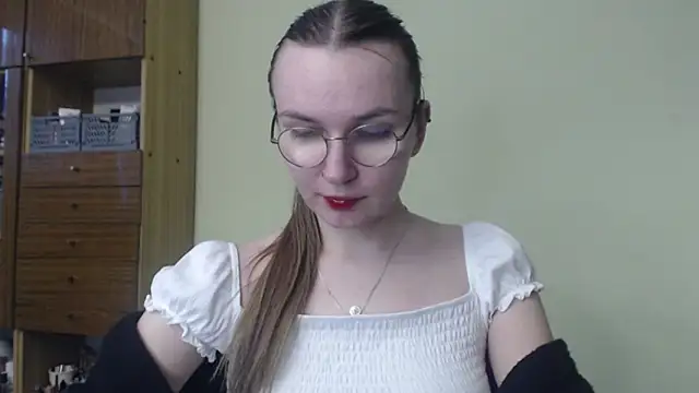 LooveELLYx online show from December 20, 2:38 pm