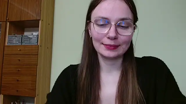 LooveELLYx online show from February 12, 5:48 pm