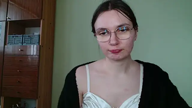 LooveELLYx online show from February 13, 2:31 pm