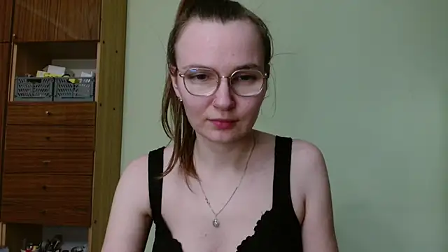 LooveELLYx online show from September 30, 8:47 pm