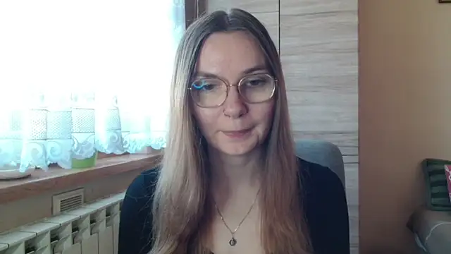 LooveELLYx online show from November 6, 7:31 am