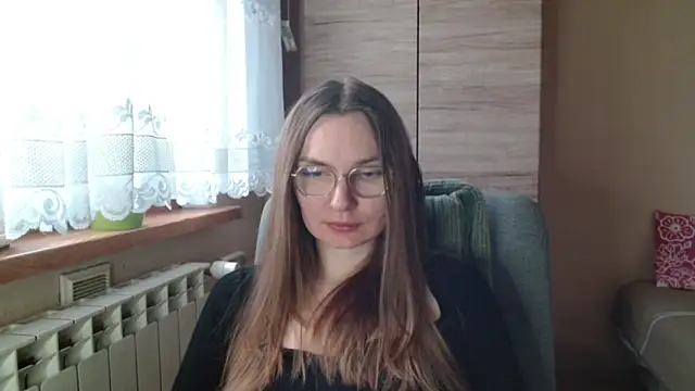 LooveELLYx online show from November 25, 7:30 am