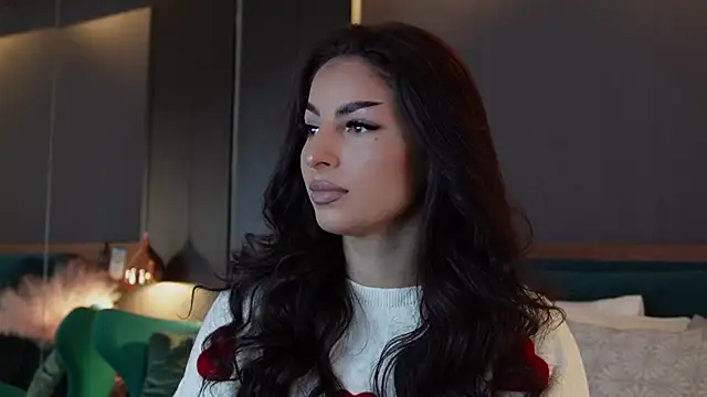 Snapshot of EmilyTrix chatting on November 27, 2:13 am EmilyTrix online show from November 27, 2:13 am