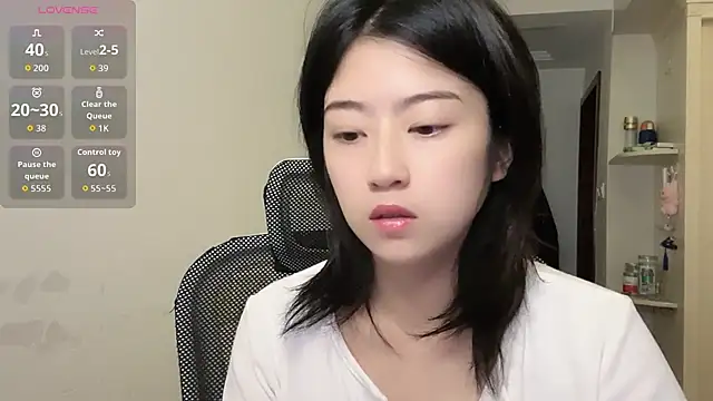 Olivia-l online show from November 17, 12:00 pm