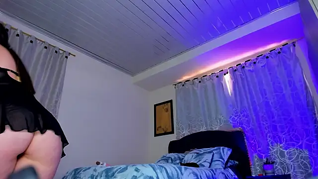 Miss liizz online show from September 29, 7:30 pm