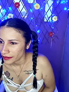 karinnahotdirty online show from September 13, 9:25 pm