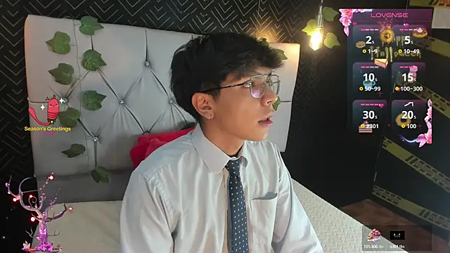 Snapshot of Thiago_Kozak chatting on October 10, 12:48 pm Thiago Kozak online show from October 10, 12:48 pm