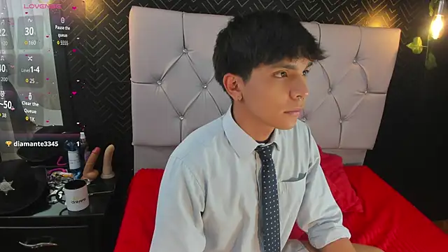 Snapshot of Thiago_Kozak chatting on November 4, 12:26 pm Thiago Kozak online show from November 4, 12:26 pm