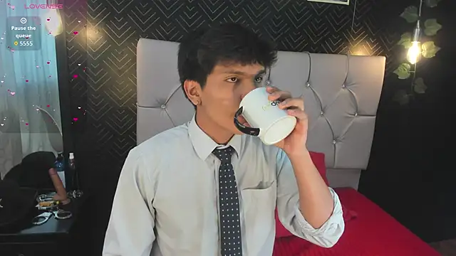 Snapshot of Thiago_Kozak chatting on November 12, 12:38 pm Thiago Kozak online show from November 12, 12:38 pm