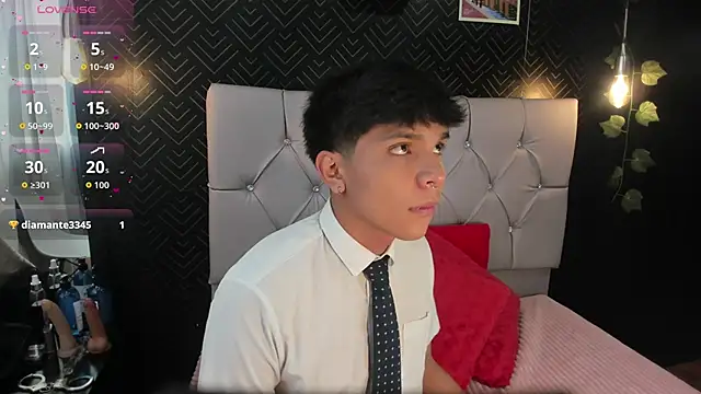 Snapshot of Thiago_Kozak chatting on November 15, 1:40 pm Thiago Kozak online show from November 15, 1:40 pm