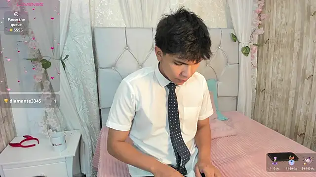 Snapshot of Thiago_Kozak chatting on November 17, 1:28 pm Thiago Kozak online show from November 17, 1:28 pm