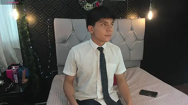 Snapshot of Thiago_Kozak chatting on November 25, 12:38 pm Thiago Kozak online show from November 25, 12:38 pm