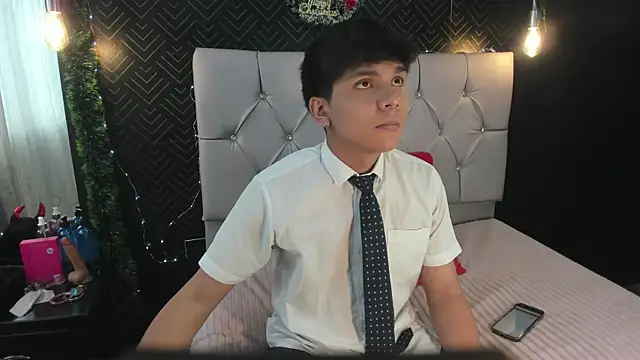 Snapshot of Thiago_Kozak chatting on November 26, 1:56 pm Thiago Kozak online show from November 26, 1:56 pm