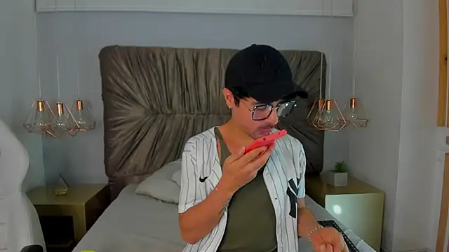 BryCams3 online show from September 20, 3:40 am