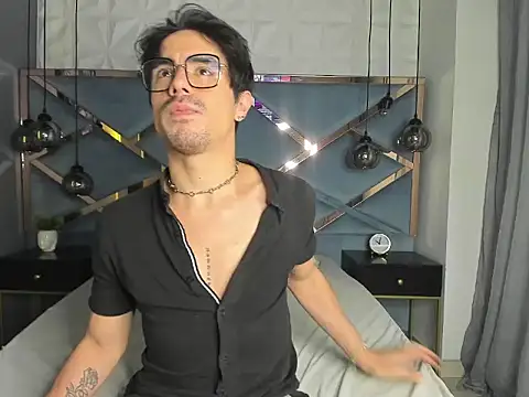 BryCams3 online show from September 23, 12:35 am