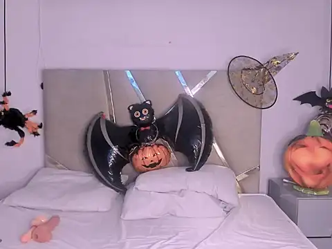 BryCams3 online show from October 24, 4:53 am