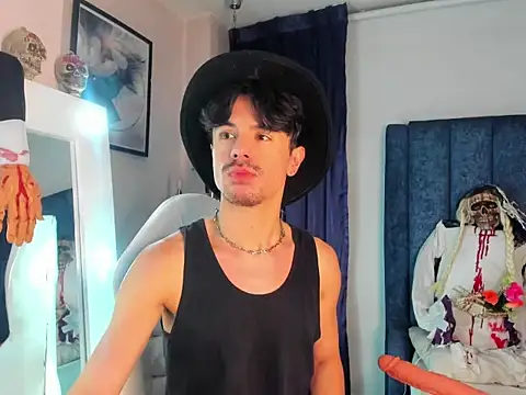 BryCams3 online show from November 1, 1:51 am