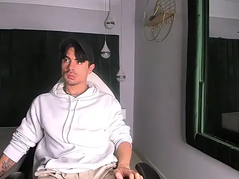 BryCams3 online show from November 13, 10:41 pm